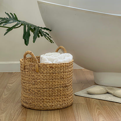 Round basket for towels