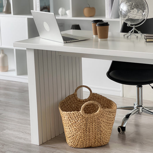 Baskets with handles to store utensils, decorate the room